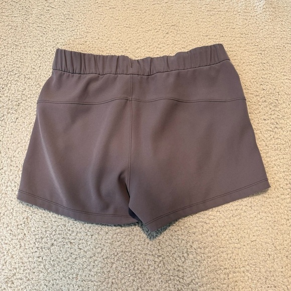 Lululemon On The Fly Short Woven 2.5" Black  Womens 8 Activewear - Picture 2 of 8